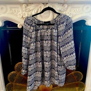 Cynthia Rowley Beautiful blue and white patterned blouse